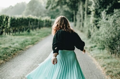How to Style a Midi Skirt for Work